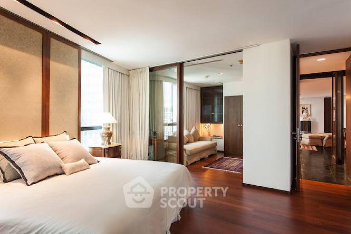 For RentCondoWitthayu, Chidlom, Langsuan, Ploenchit : 2-BR Condo at President Place near BTS Chit Lom