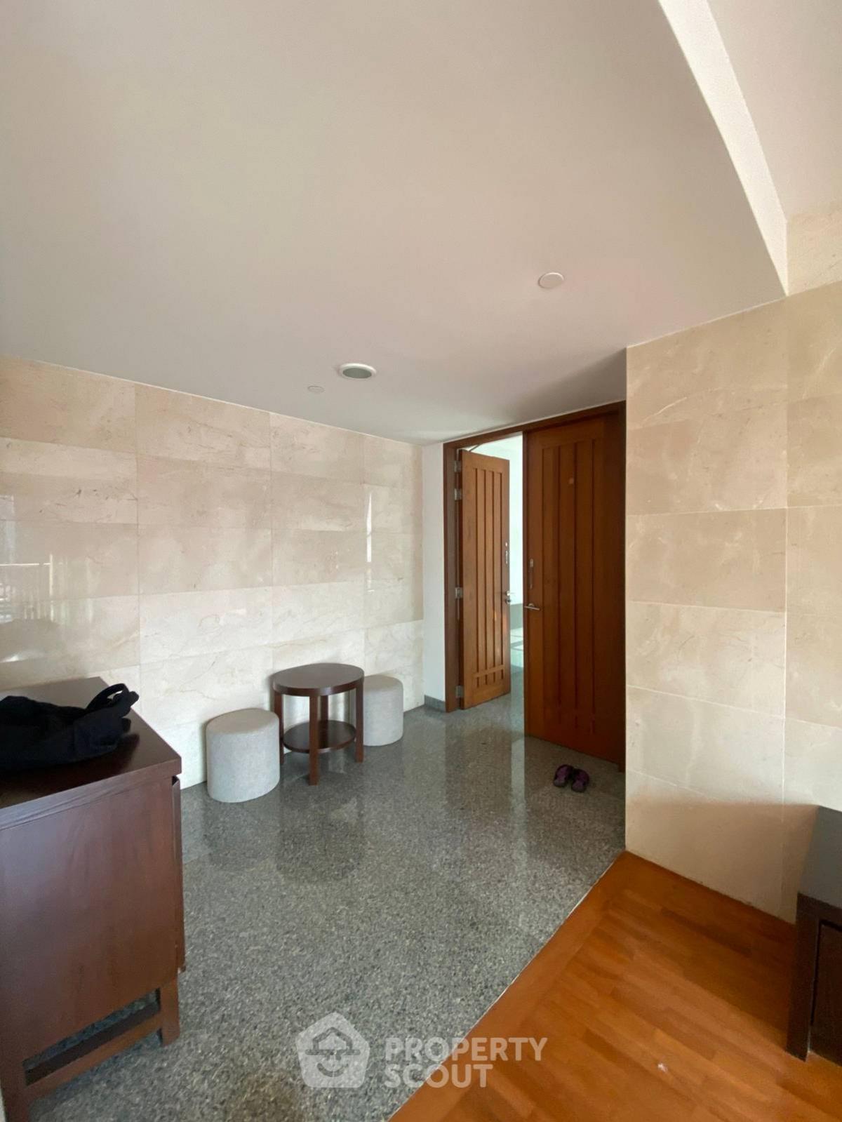 ให้เช่าคอนโดสุขุมวิท อโศก ทองหล่อ : อพาร์ทเมนต์ 3-ห้องนอน ใกล้ MRT สุขุมวิท