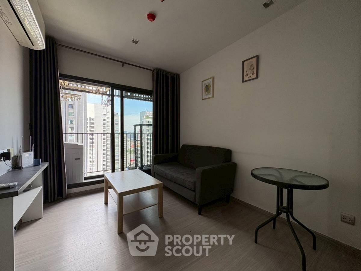 For RentCondoRama9, Petchburi, RCA : 1-BR Condo at Life Asoke Hype near ARL Makkasan