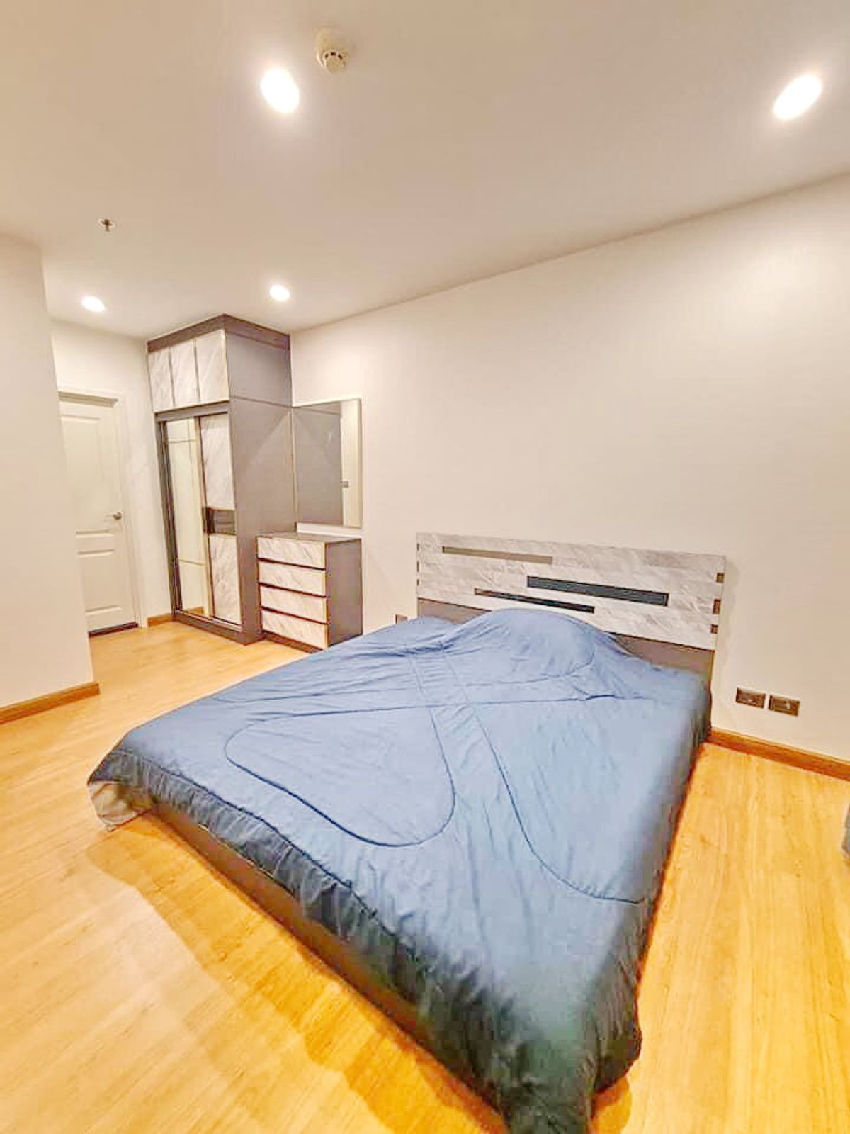 For RentCondoRama9, Petchburi, RCA : 9624♛ Rent 1 Bedroom ♙ Supalai Wellington 2♜mrt Cultural Center ∞099-5919653,065-9423251