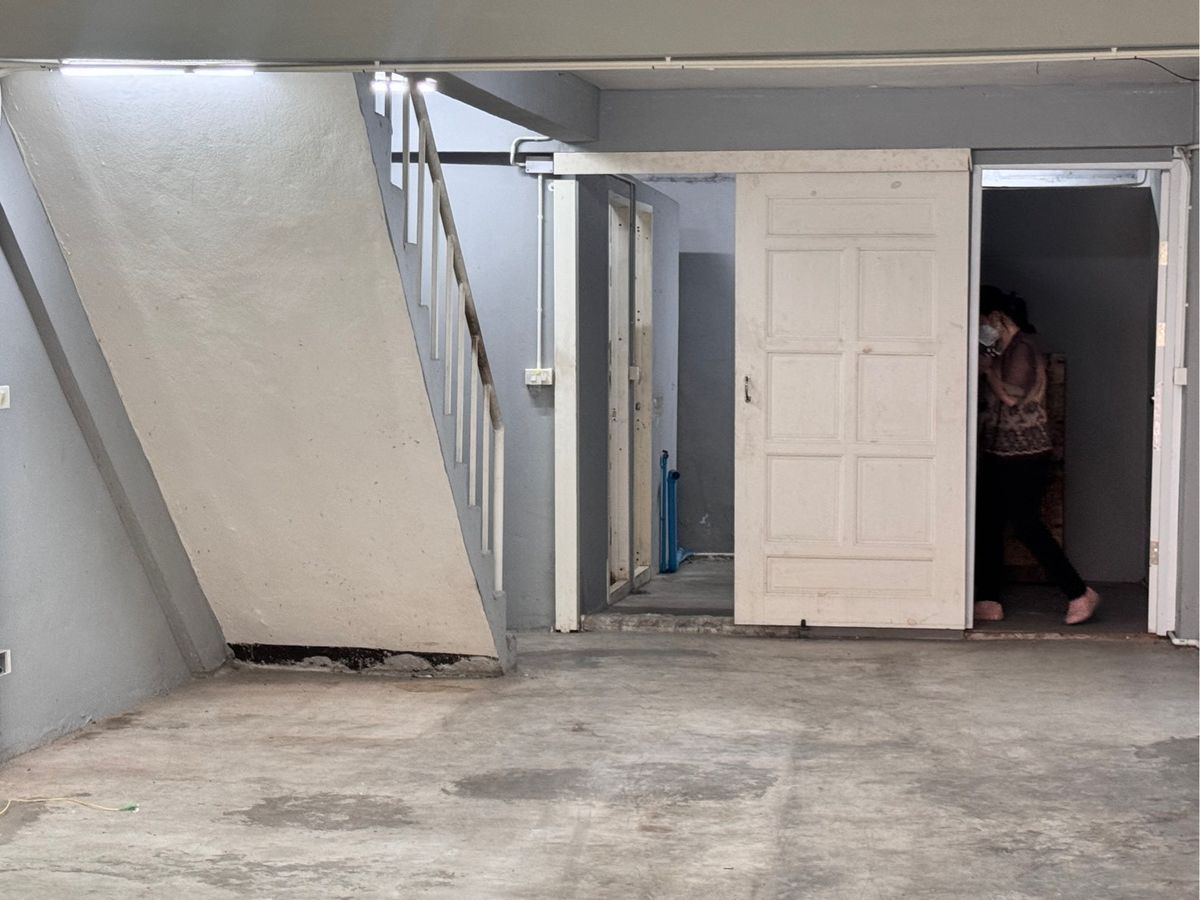 For RentShop HouseOnnut, Udomsuk : Rental of Phanit Onnut Building Next to Sukhumvit 77 Road (N.1680)