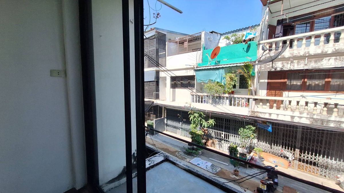 For RentTownhomeOnnut, Udomsuk : Rent a commercial building, Sukhumvit 95 Near BTS Bangchak (N.856)