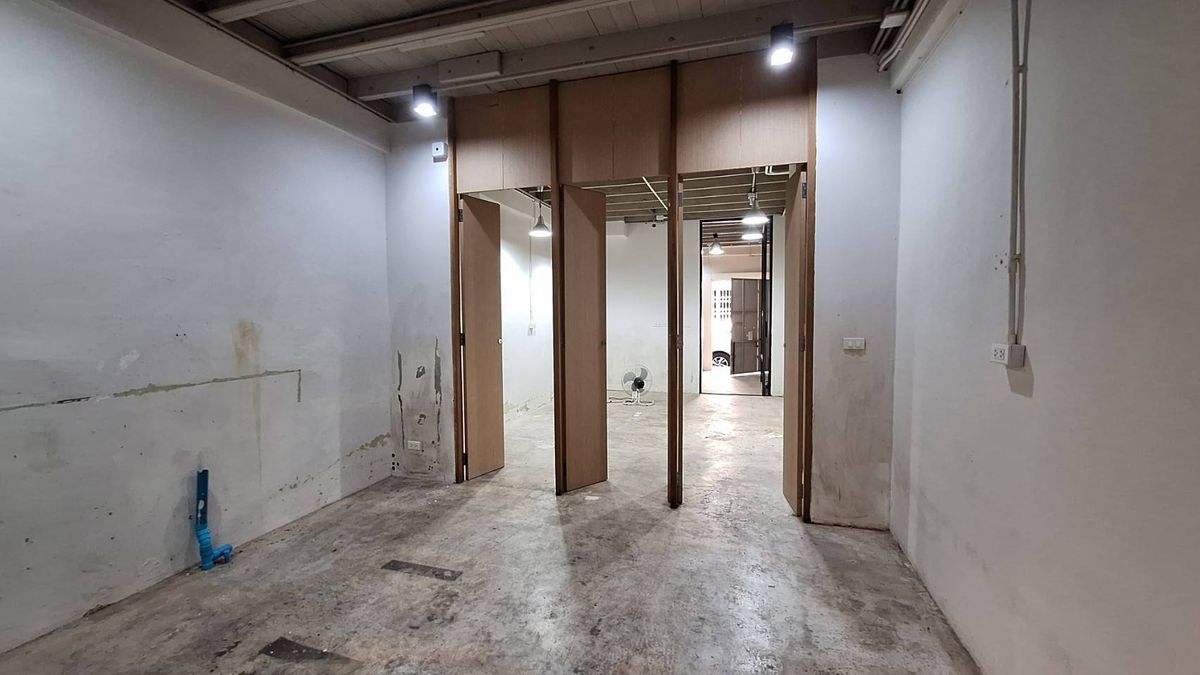 For RentTownhomeOnnut, Udomsuk : Rent a commercial building, Sukhumvit 95 Near BTS Bangchak (N.856)