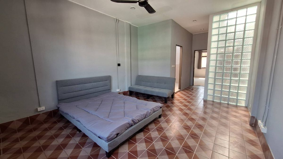 For RentTownhomeOnnut, Udomsuk : Rent a commercial building, Sukhumvit 95 Near BTS Bangchak (N.856)