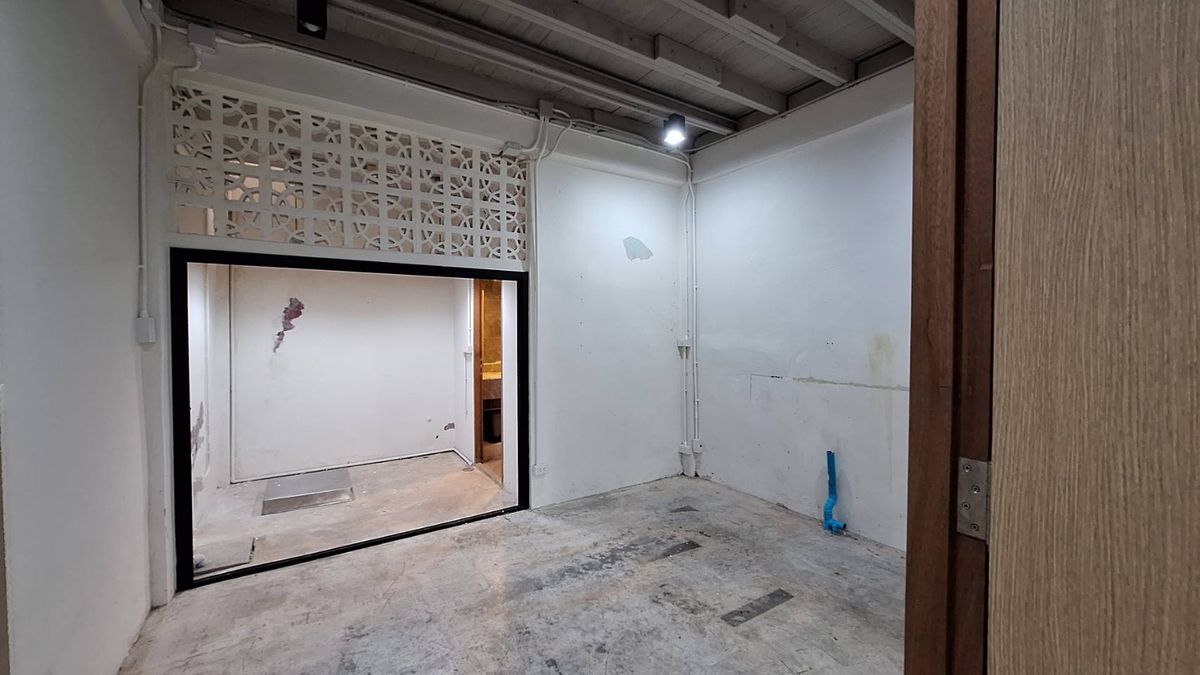 For RentTownhomeOnnut, Udomsuk : Rent a commercial building, Sukhumvit 95 Near BTS Bangchak (N.856)