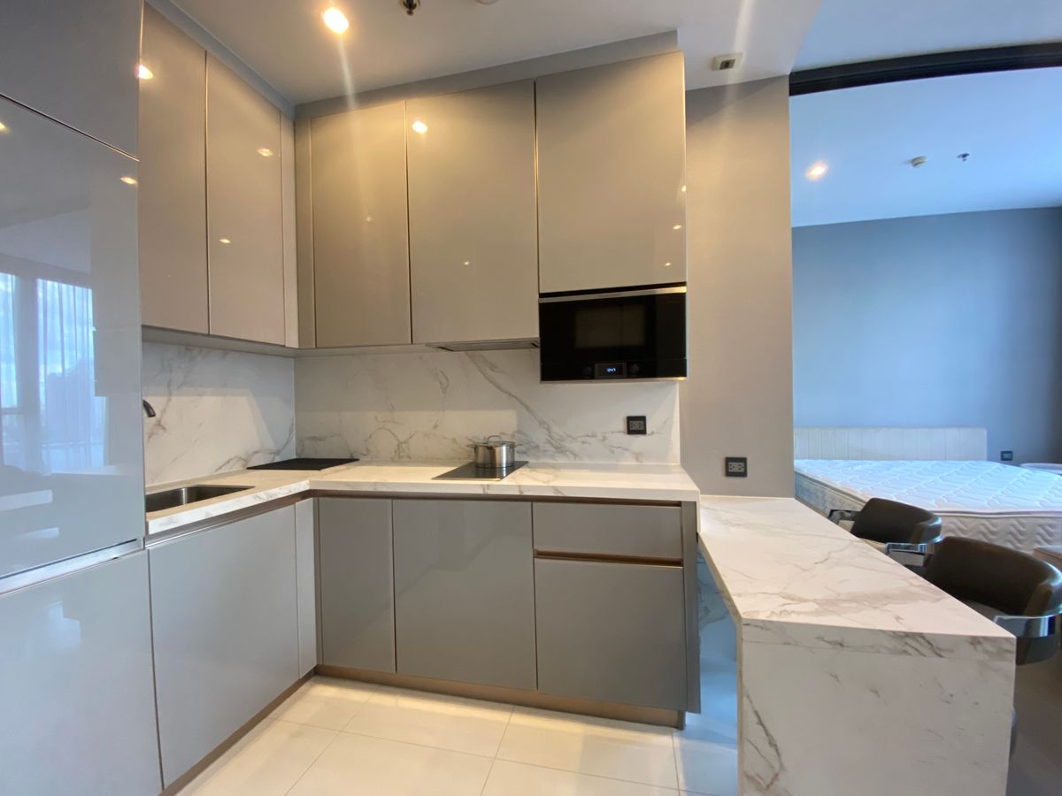 For RentCondoRama9, Petchburi, RCA : 1 bedroom for rent, fully furnished at the most luxurious condo on Phetchaburi-Asoke intersection, near Singha Complex, MRT Phetchaburi, SWU.