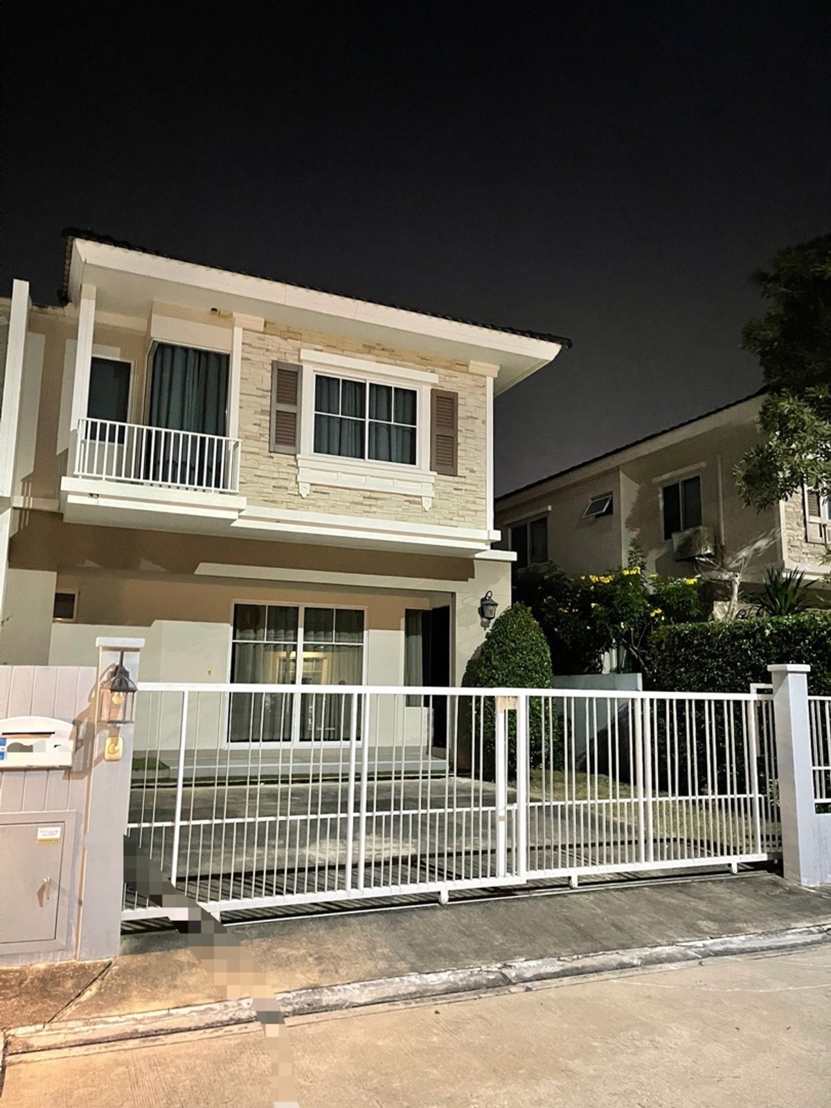 For RentHouseSamut Prakan,Samrong : To rent a twin house, Villaggio Project, Bang Na - Thepharak (beautiful house, complete) 25,000/month