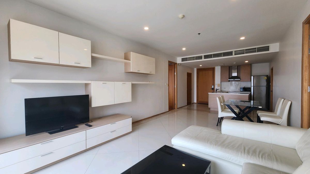 For RentCondoSathorn, Narathiwat : The Empire Place | Rent 2 bedrooms, very large site, high class, beautiful view, decorated neatly Near the office buildings of Sathorn