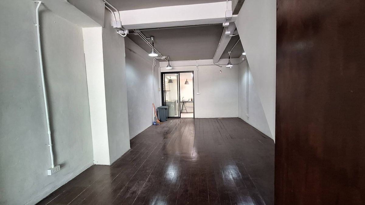 For RentTownhomeOnnut, Udomsuk : Rent a commercial building, Sukhumvit 95 Near BTS Bangchak (N.856)