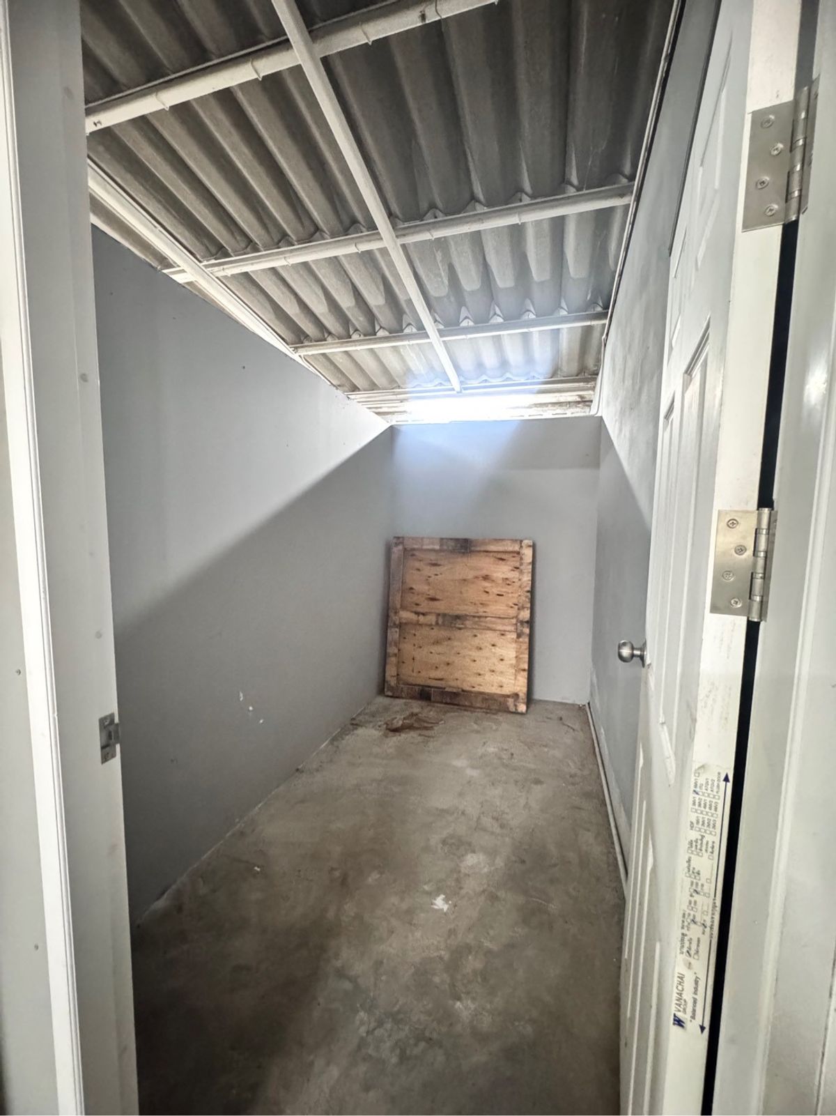 For RentShop HouseOnnut, Udomsuk : Rental of Phanit Onnut Building Next to Sukhumvit 77 Road (N.1680)