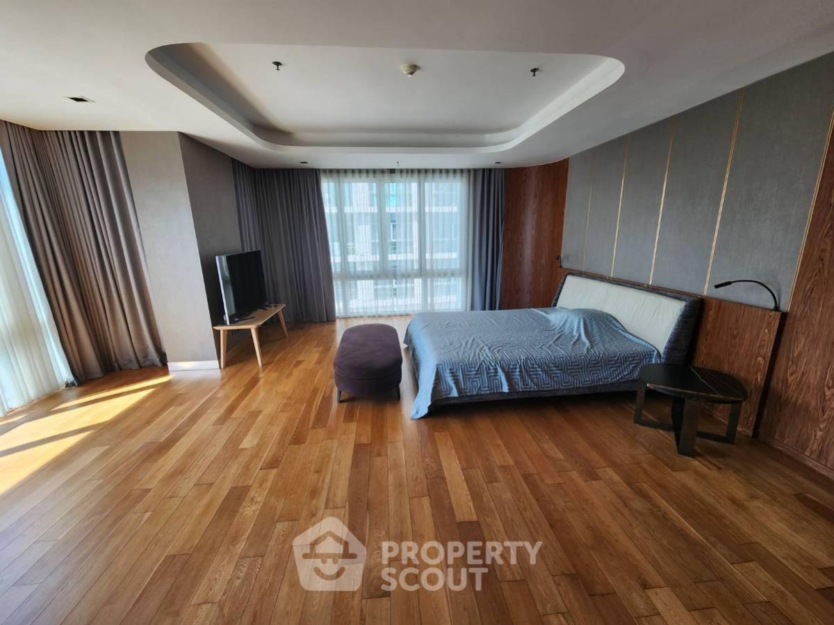 For RentCondoSukhumvit, Asoke, Thonglor : 4-BR Condo at Belgravia Residences Condominium near BTS Thong Lor