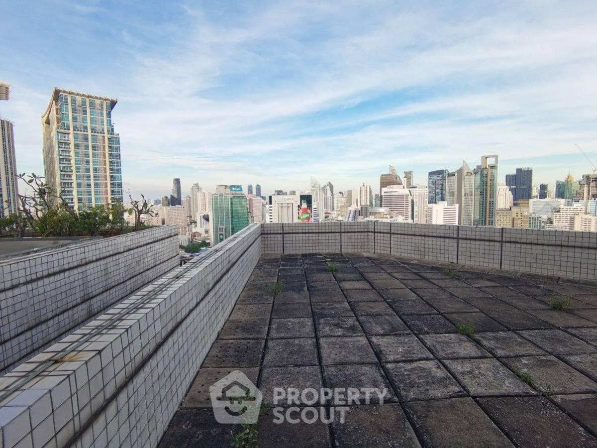 For SaleCondoWitthayu, Chidlom, Langsuan, Ploenchit : 3-BR Condo at All Seasons Mansion Condominium near BTS Phloen Chit