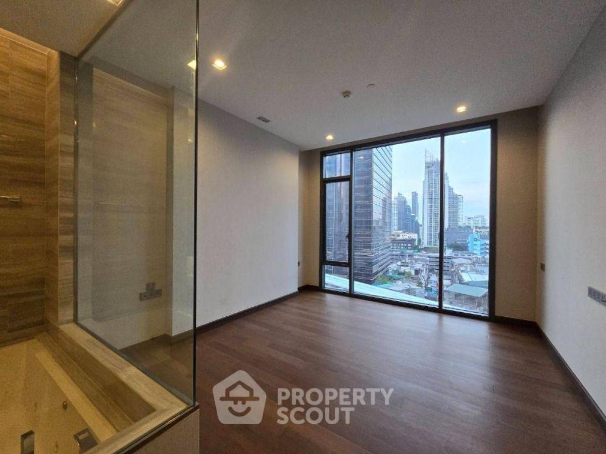 For SaleCondoNana, North Nana,Sukhumvit13, Soi Nana : 2-BR Condo at Q1 Sukhumvit near BTS Nana