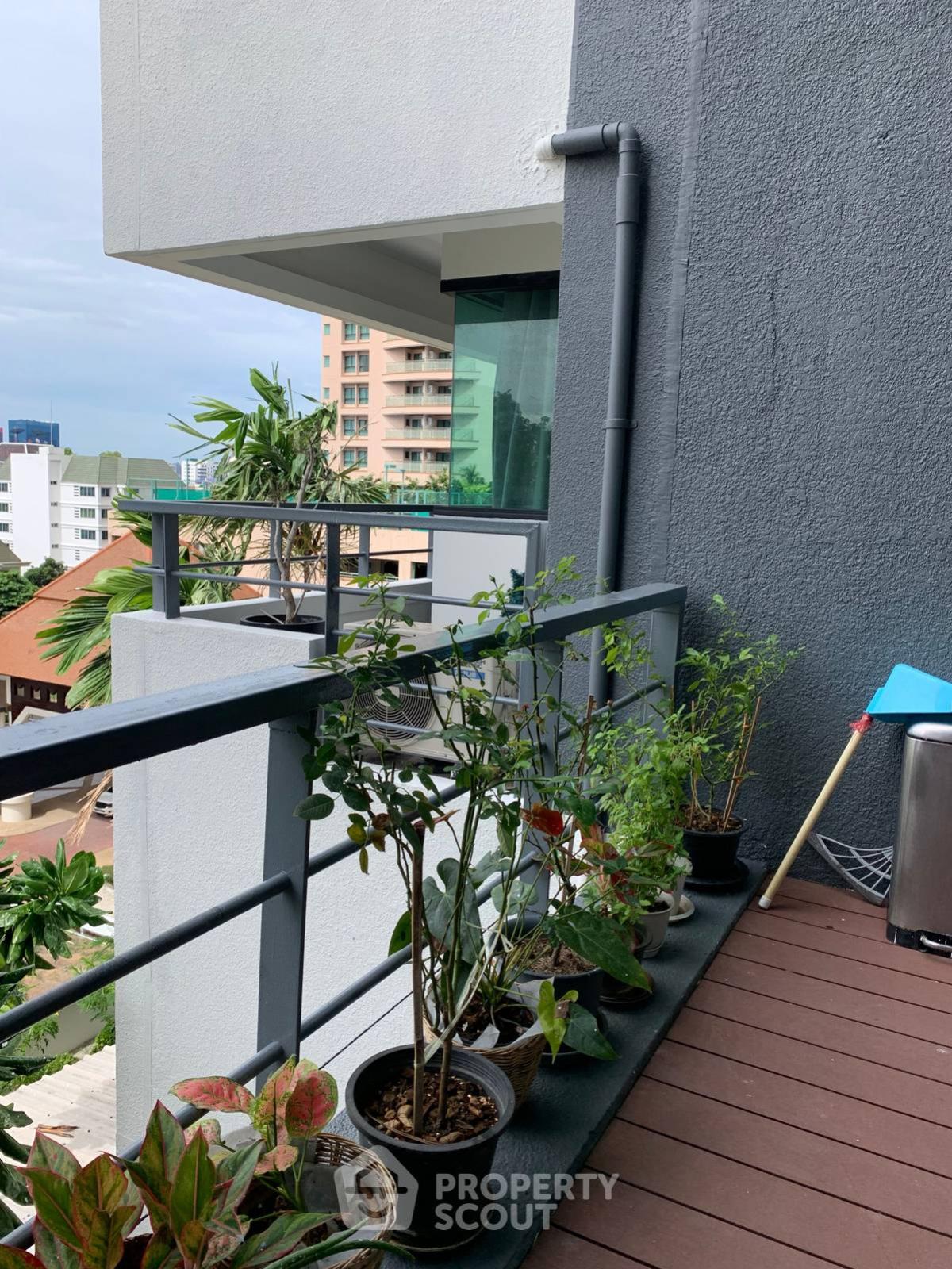 For SaleCondoSathorn, Narathiwat : 1-BR Condo at Sathorn Gardens near MRT Si Lom