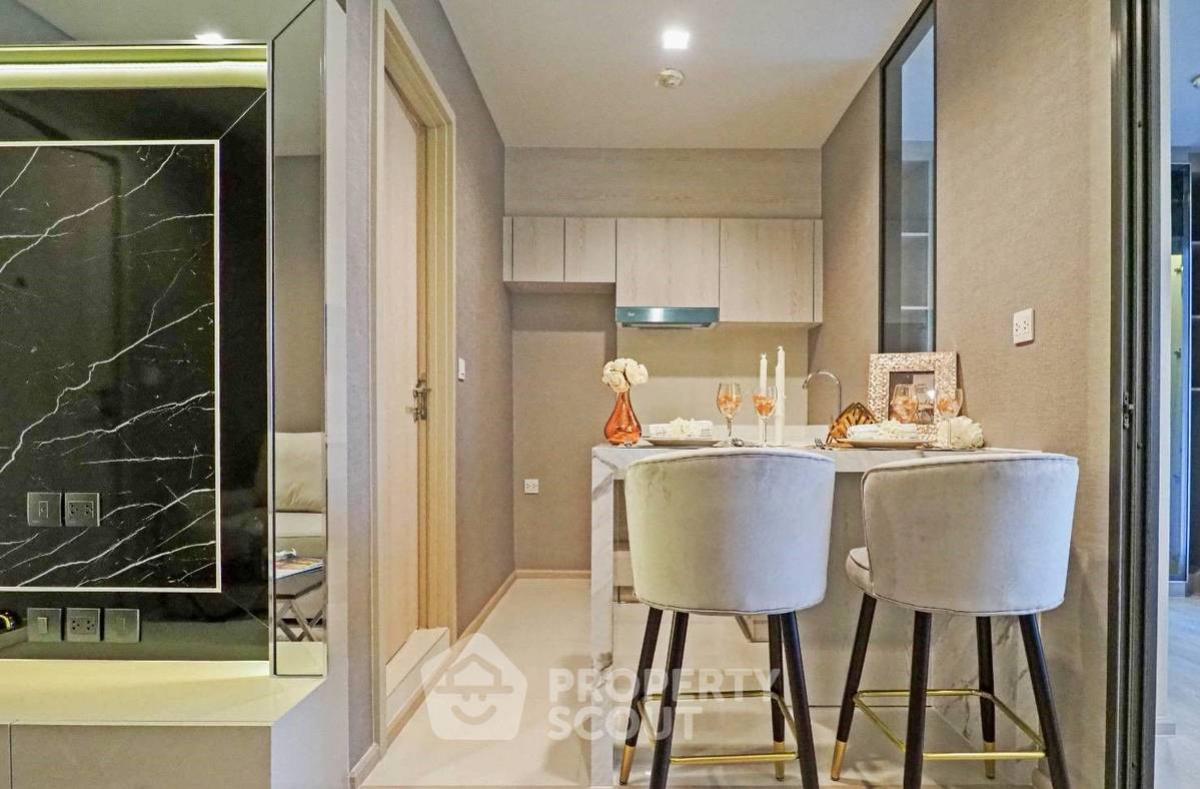 For SaleCondoWitthayu, Chidlom, Langsuan, Ploenchit : 1-BR Condo at Life One Wireless near BTS Phloen Chit
