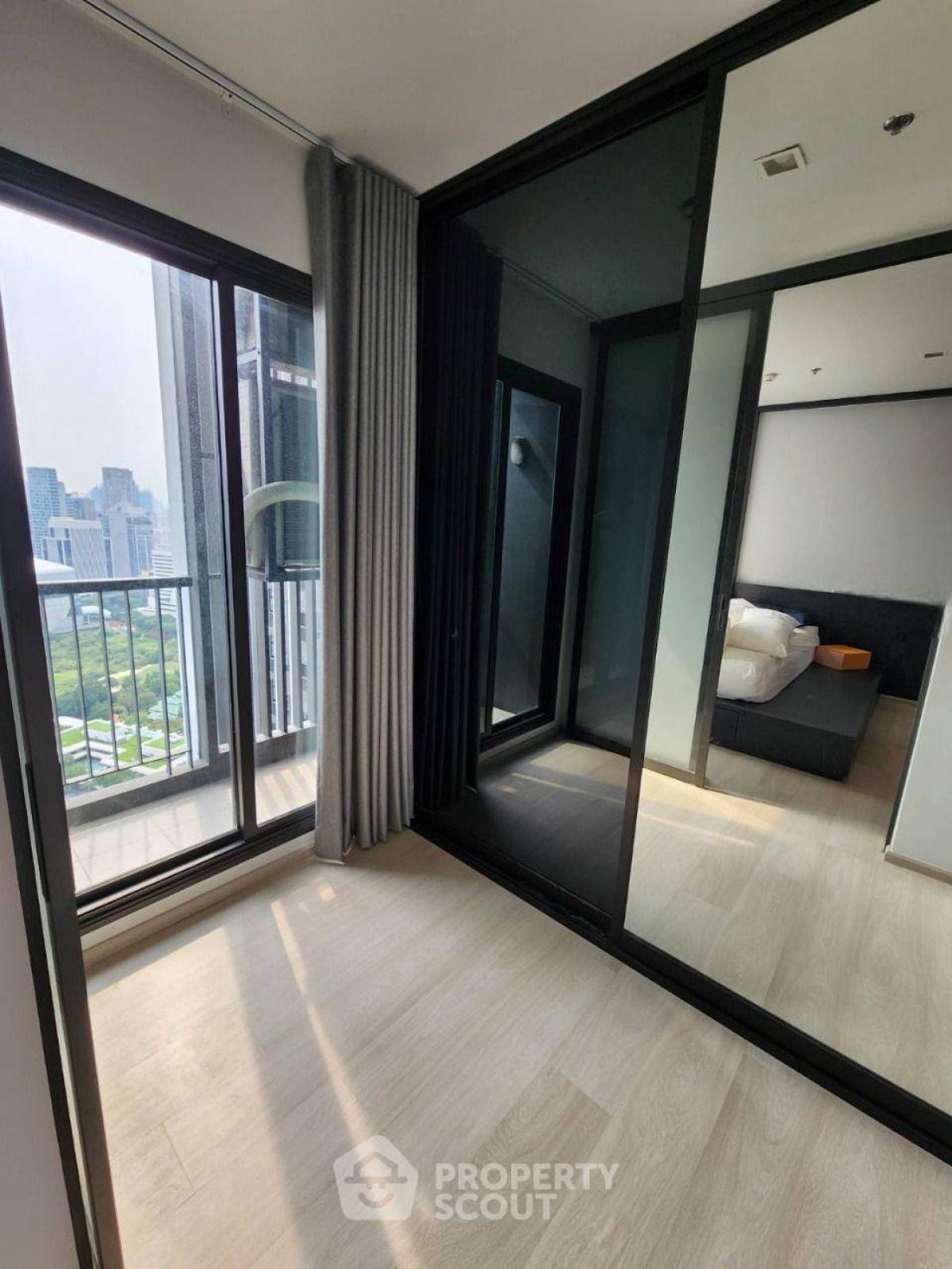 For SaleCondoWitthayu, Chidlom, Langsuan, Ploenchit : 1-BR Condo at Life One Wireless near BTS Phloen Chit