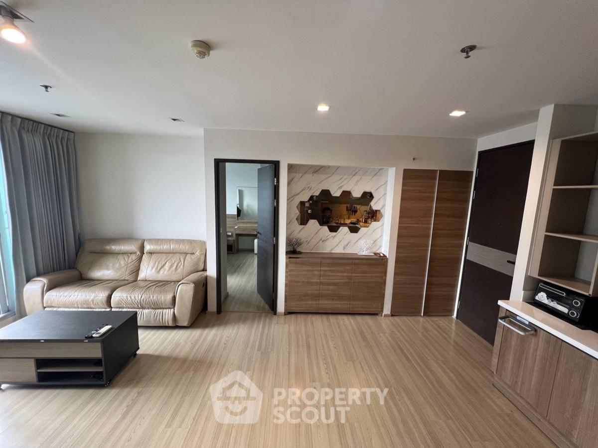 For SaleCondoSathorn, Narathiwat : 2-BR Condo at Rhythm Sathorn near BTS Saphan Taksin