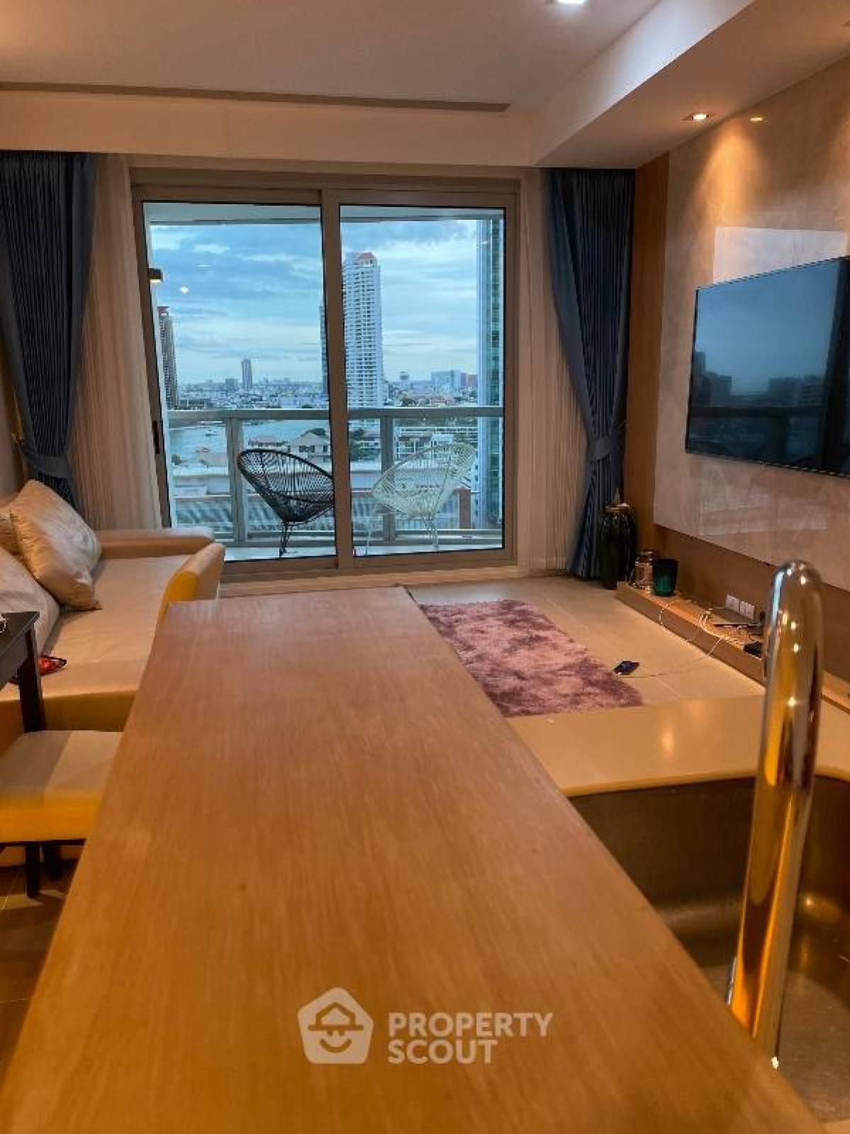 For SaleCondoWongwianyai, Charoennakor : 2-BR Condo at The River Condominium near BTS Saphan Taksin
