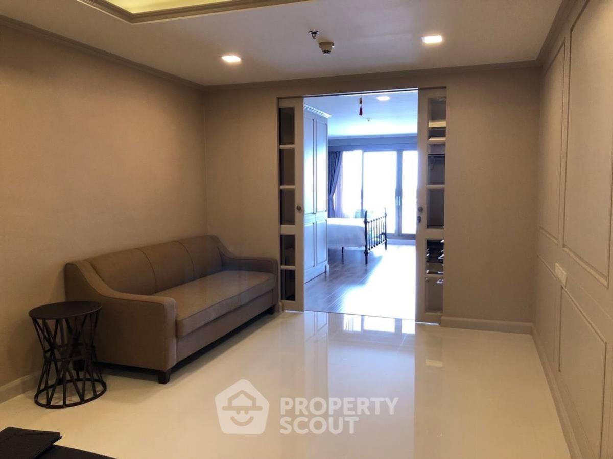 For SaleCondoSathorn, Narathiwat : 2-BR Condo at Nusa State Tower Condominium near BTS Saphan Taksin
