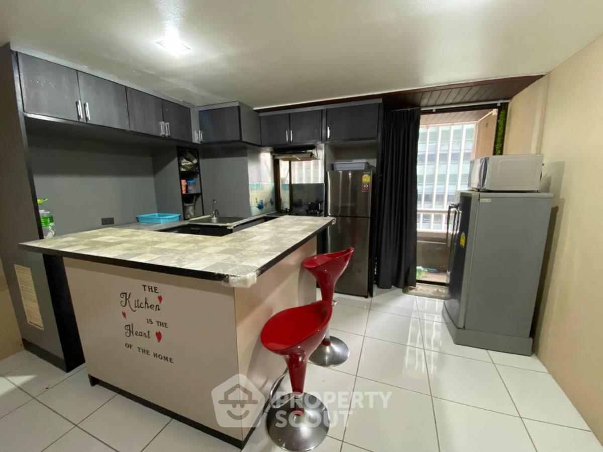 For SaleCondoSukhumvit, Asoke, Thonglor : 2-BR Condo at Asoke Tower near MRT Phetchaburi