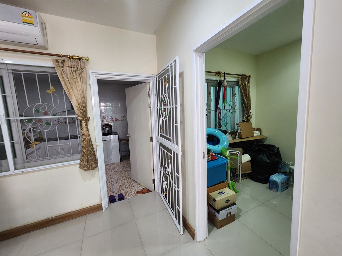 ให้เช่าทาวน์โฮมพระราม 5 ราชพฤกษ์ บางกรวย : ลดราคา**บ้านว่างครับผม 2 ห้องมาสเตอร์เบดรูม**หมู่บ้านโกลเด้นทาวน์ ปิ่นเกล้า-จรัญสนิทวงศ์📌📌ซอยที่ 7 เพื่อนบ้านดี อยู่ใกล้ทางเข้าโครงการเดินทางสะดวก