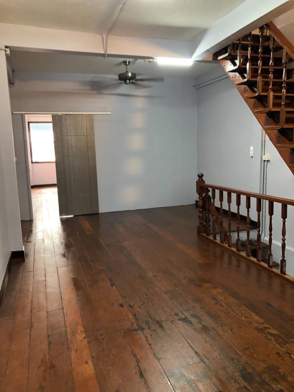 For RentShop HouseSukhumvit, Asoke, Thonglor : Rent a 3rd floor commercial building, Soi Sukhumvit 49, suitable for living- opening a business- doing home office (N.1037)