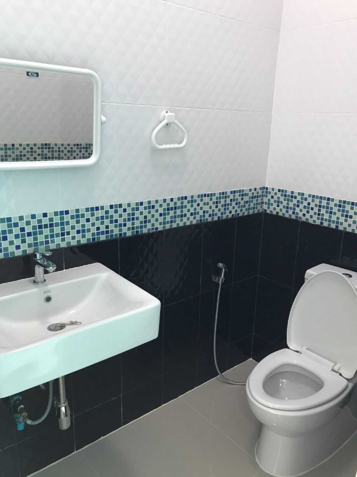 อาคารพาณิชย์นวมินทร์ รามอินทรา : ขาย/ให้เช่าอาคารพาณิชย์แฝด 2 คูหา 4.5 ชั้น ทำเลทอง ติดรถไฟฟ้าสถานีรามอินทรา กม.6 (N.1664)