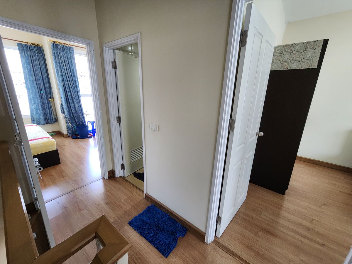 ให้เช่าทาวน์โฮมพระราม 5 ราชพฤกษ์ บางกรวย : ลดราคา**บ้านว่างครับผม 2 ห้องมาสเตอร์เบดรูม**หมู่บ้านโกลเด้นทาวน์ ปิ่นเกล้า-จรัญสนิทวงศ์📌📌ซอยที่ 7 เพื่อนบ้านดี อยู่ใกล้ทางเข้าโครงการเดินทางสะดวก