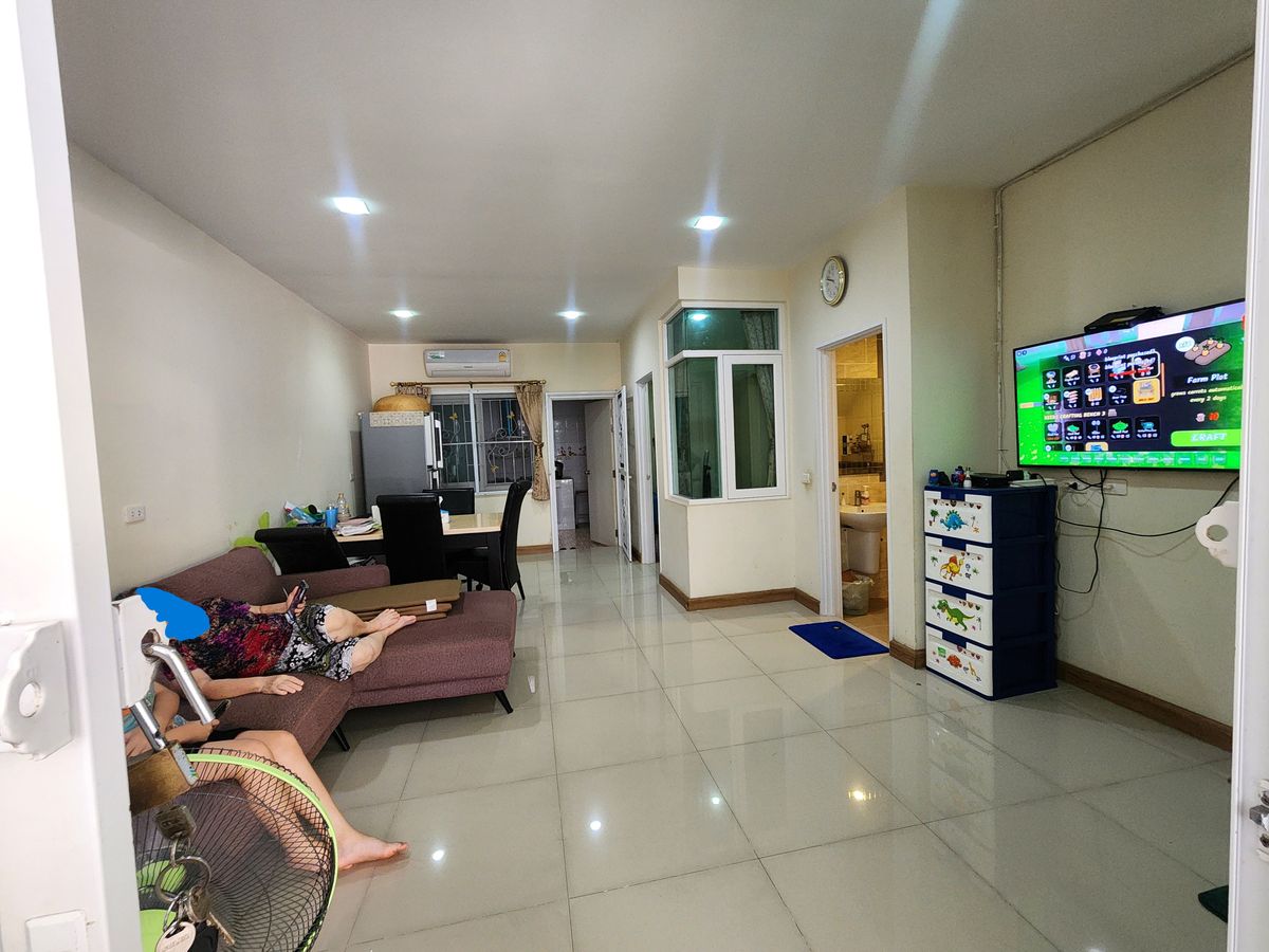 ให้เช่าทาวน์โฮมพระราม 5 ราชพฤกษ์ บางกรวย : ลดราคา**บ้านว่างครับผม 2 ห้องมาสเตอร์เบดรูม**หมู่บ้านโกลเด้นทาวน์ ปิ่นเกล้า-จรัญสนิทวงศ์📌📌ซอยที่ 7 เพื่อนบ้านดี อยู่ใกล้ทางเข้าโครงการเดินทางสะดวก