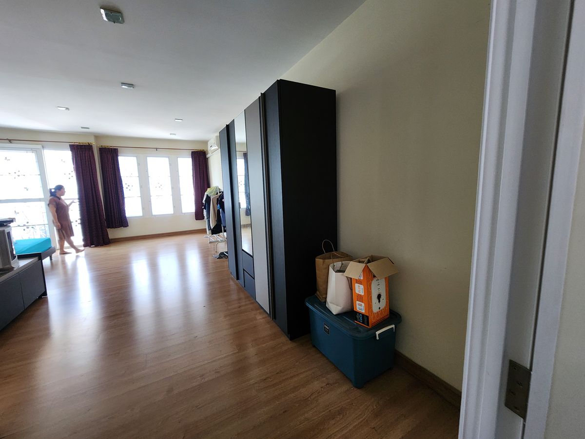 ให้เช่าทาวน์โฮมพระราม 5 ราชพฤกษ์ บางกรวย : ลดราคา**บ้านว่างครับผม 2 ห้องมาสเตอร์เบดรูม**หมู่บ้านโกลเด้นทาวน์ ปิ่นเกล้า-จรัญสนิทวงศ์📌📌ซอยที่ 7 เพื่อนบ้านดี อยู่ใกล้ทางเข้าโครงการเดินทางสะดวก