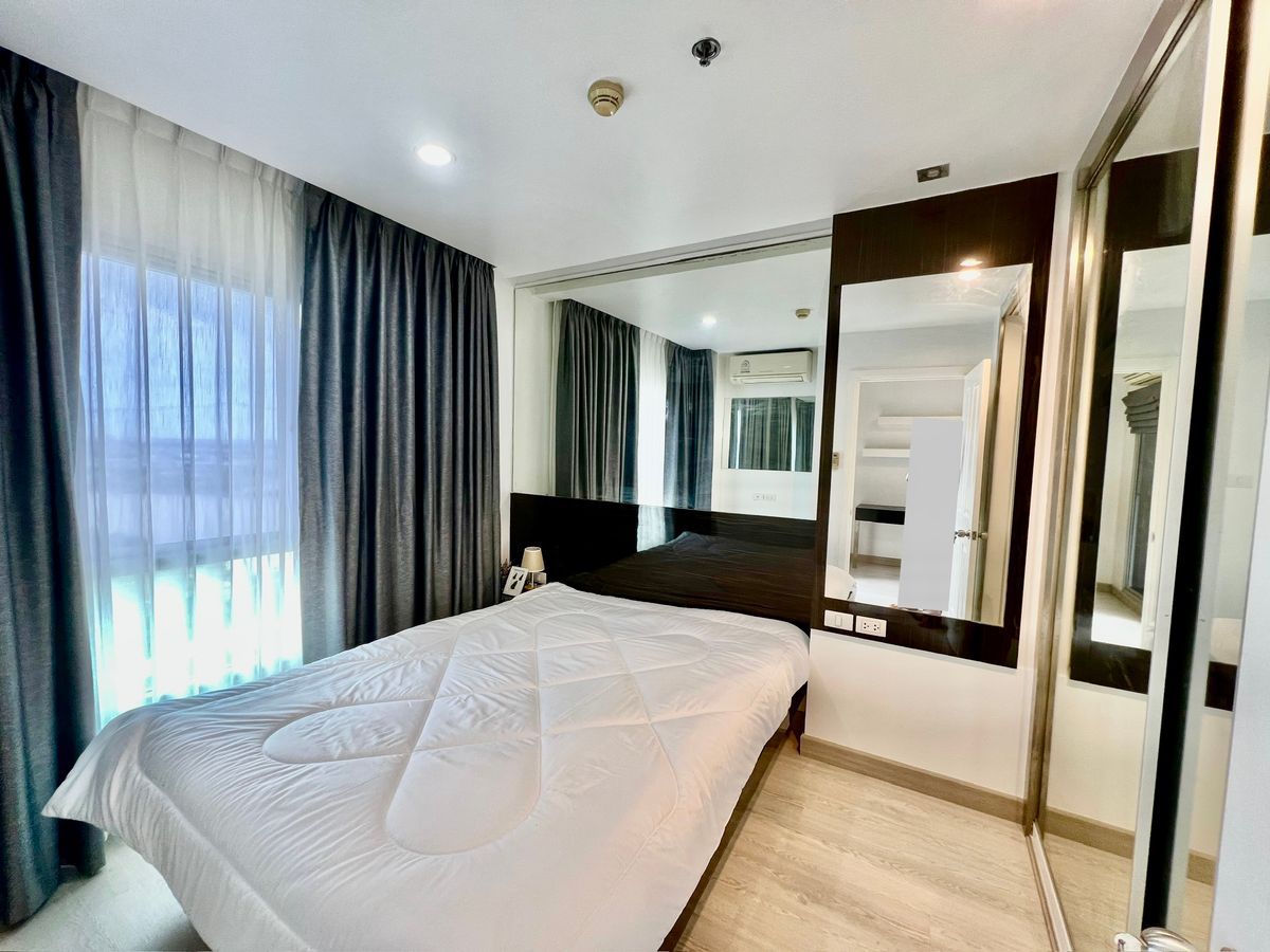 For SaleCondoRama3 (Riverside),Satupadit : For Sale: Lumpini Park Riverside Rama 3 – Corner Unit with Stunning River View  Experience riverside living along the Chao Phraya River at Rama 3. A beautifully designed corner unit with luxury built-in furnishings, perfect for both living and investment.