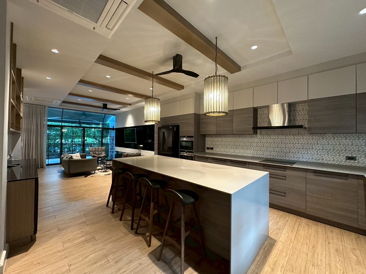 For RentHouseSukhumvit, Asoke, Thonglor : For rent House in Thonglor!🎈 3-storey house 4 bedroom 6 bathroom fully furnished ready to move in near BTS Thonglor