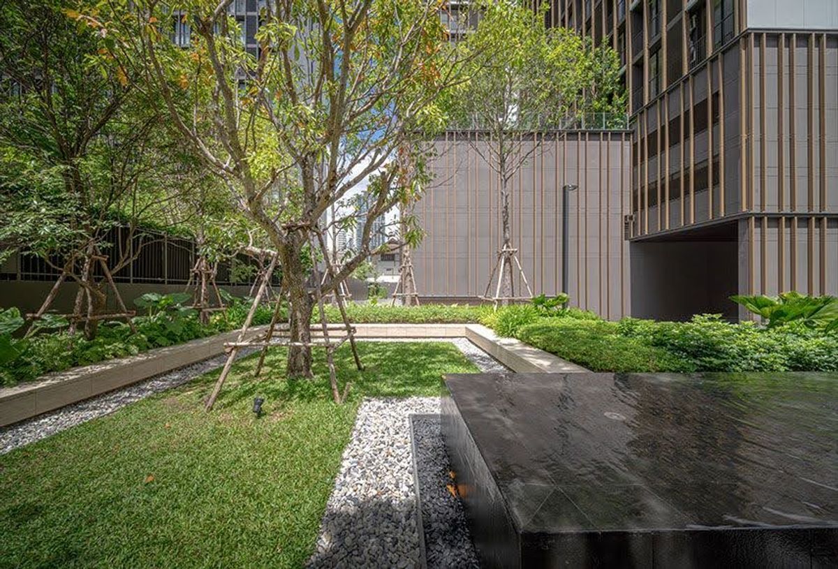 For RentCondoSukhumvit, Asoke, Thonglor : Beautiful room, high ceilings, 2 bedrooms, 2 bathrooms, Noble Arabia, Sukhumvit 33