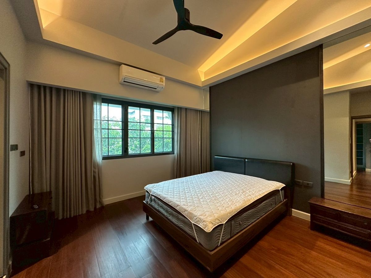 For RentHouseSukhumvit, Asoke, Thonglor : For rent House in Thonglor!🎈 3-storey house 4 bedroom 6 bathroom fully furnished ready to move in near BTS Thonglor