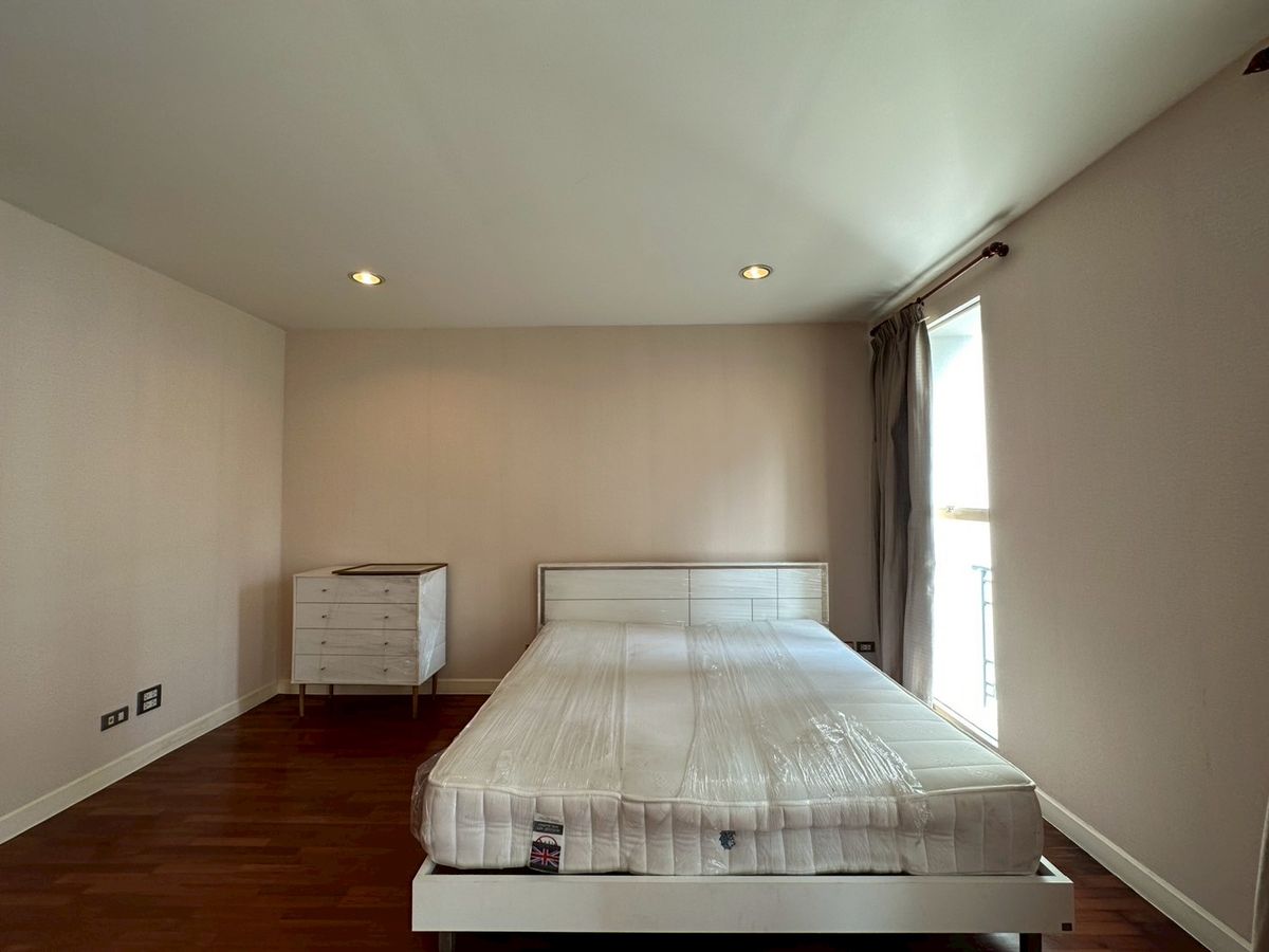 For RentTownhomeSukhumvit, Asoke, Thonglor : Baan Klang Krung Thonglor for Rent! 4-Storey House 4 Bedroom 5 Bathroom 380 SQ.M Fully Fitted Near BTS Thonglor