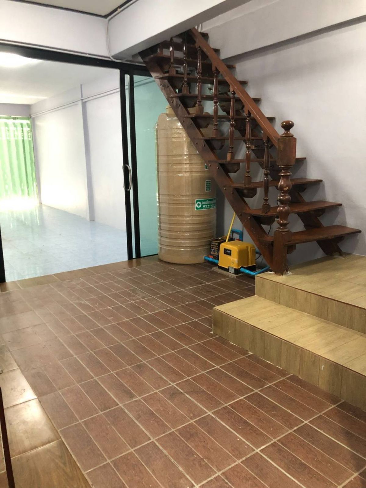 For RentShop HouseSukhumvit, Asoke, Thonglor : Rent a 3rd floor commercial building, Soi Sukhumvit 49, suitable for living- opening a business- doing home office (N.1037)