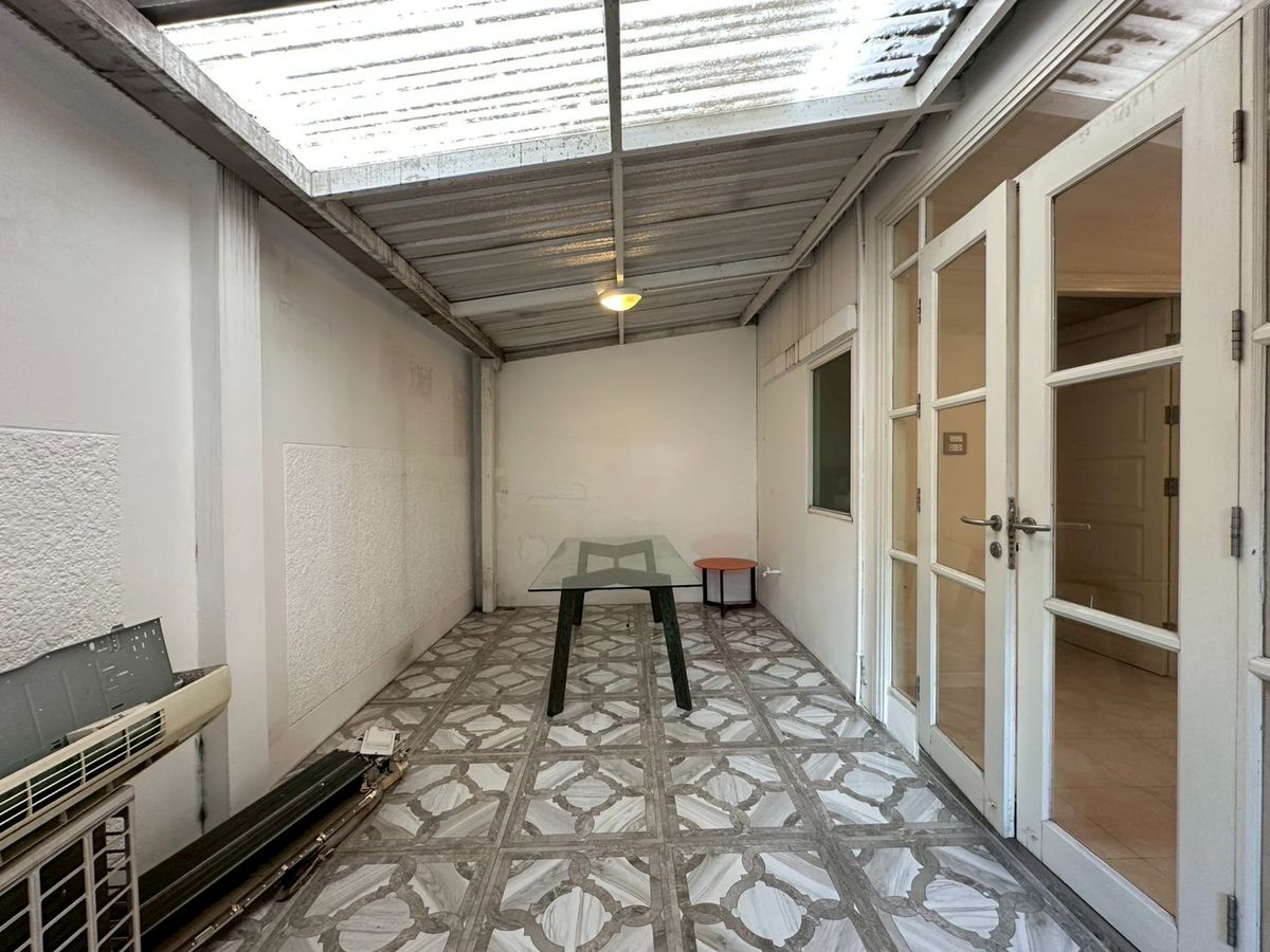 For RentTownhomeSukhumvit, Asoke, Thonglor : Baan Klang Krung Thonglor for Rent! 4-Storey House 4 Bedroom 5 Bathroom 380 SQ.M Fully Fitted Near BTS Thonglor