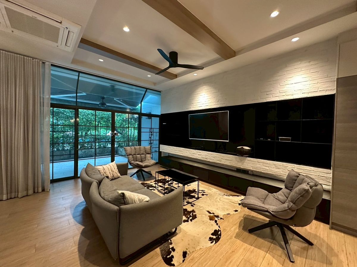 For RentHouseSukhumvit, Asoke, Thonglor : For rent House in Thonglor!🎈 3-storey house 4 bedroom 6 bathroom fully furnished ready to move in near BTS Thonglor