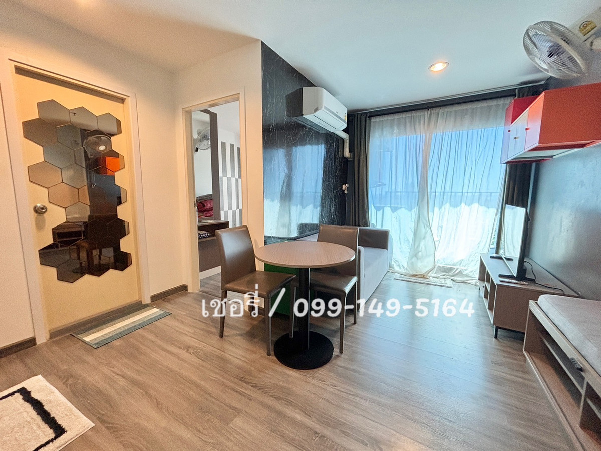 For RentCondoSamut Prakan,Samrong : Condo for rent The Trust Condo @ BTS ERAWAN. The corner room of the sky train is very good. There are no buildings. The central part is full. Next to Erawan BTS / call 099-149-5164