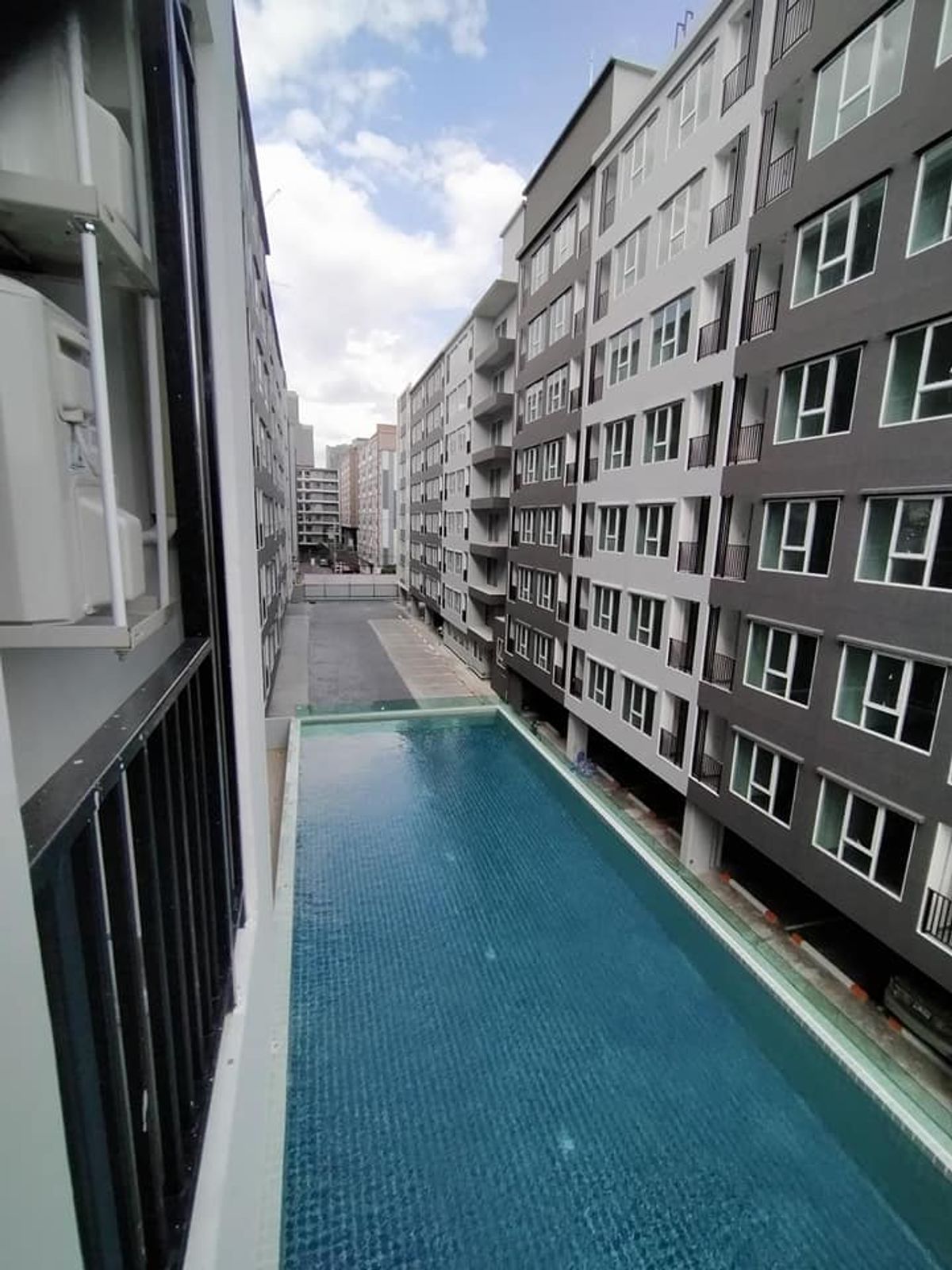 For SaleCondoThaphra, Talat Phlu, Wutthakat : Rye Talat Phlu 🔥 Lowest Price – Only 1.6 MB! 🔥 Cash Buyers Only 🚫 No bank loan 🏢 Studio 30.03 sq.m. ✅ Rental Yield 7% per year 🛋️ Fully Furnished + Appliances ✔️ Ready to Move In! 🚫 No Co-Agents