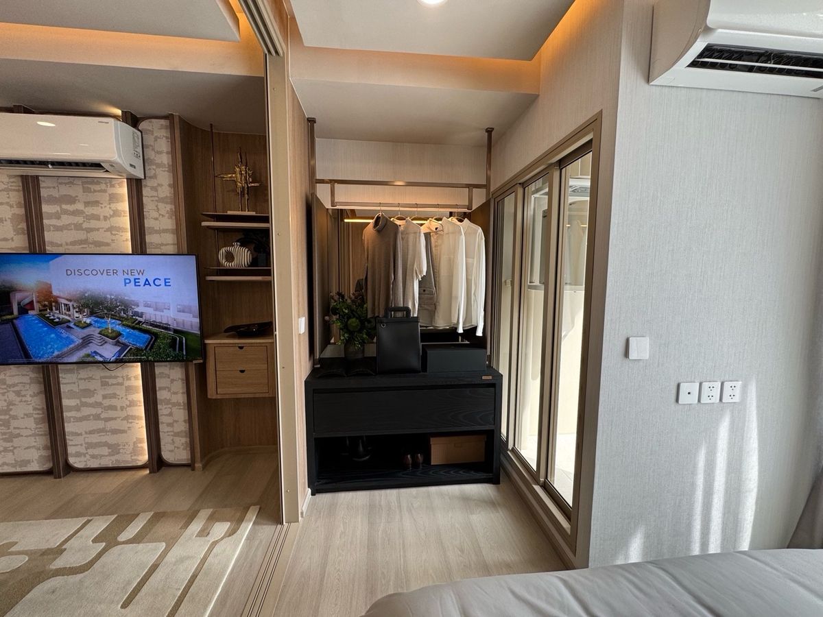 For SaleCondoSathorn, Narathiwat : Life Sathorn-Narathiwat 22 Low-Rise, 8 floors, Central Sathorn, Narathiwat, Rama 3, near BTS Chong Nonsi and BRT Chan Road