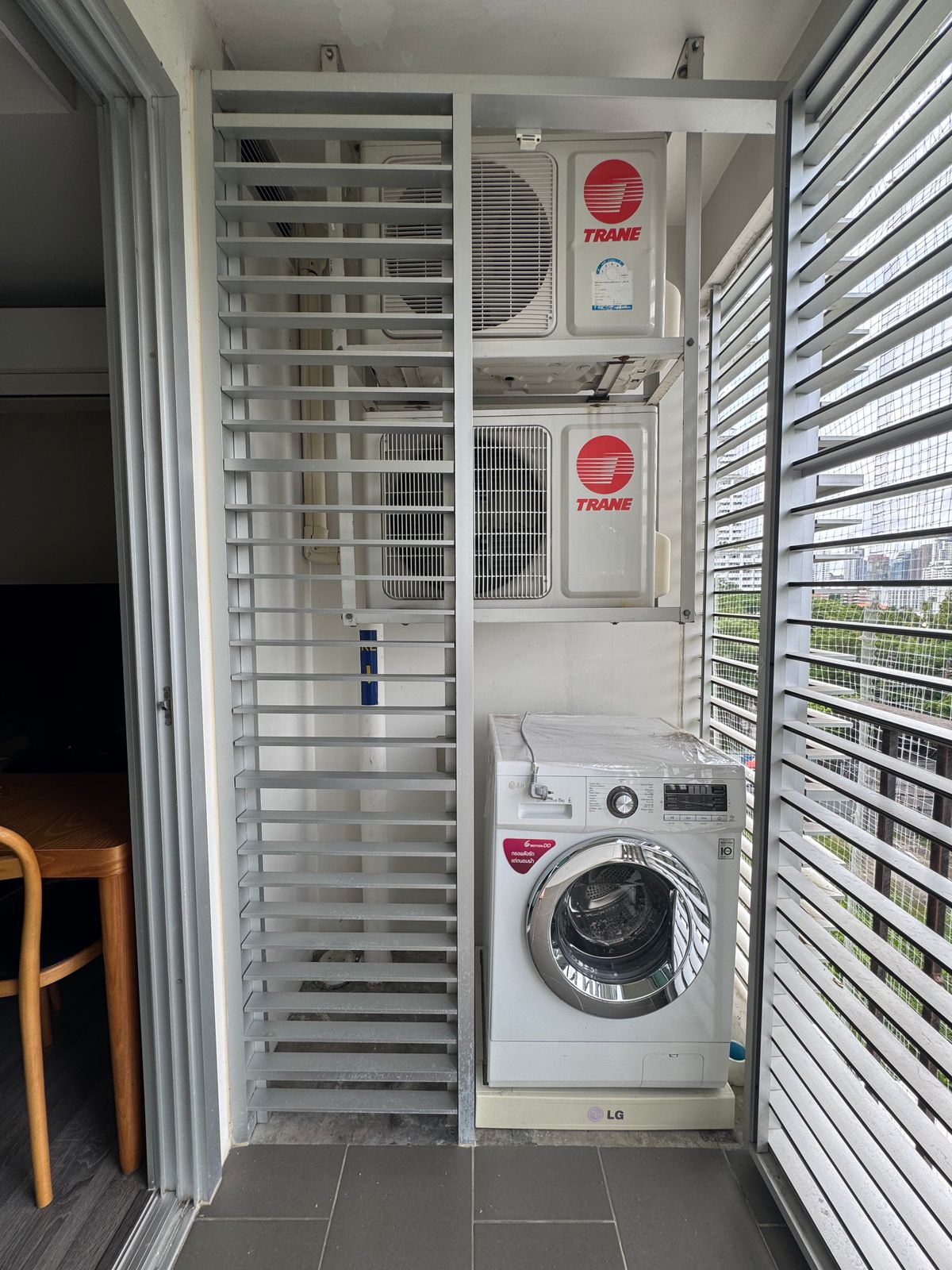 ขายคอนโดสุขุมวิท อโศก ทองหล่อ : Maestro 39 ขายพร้อมผู้เช่า! 🔥 ขายขาดทุนเกือบล้าน! ✅ ขาย 3.6 ลบ. 🔑 30.40 ตร.ม. ✨ Rental Yield 6% ต่อปี 📅 ค่าเช่า 18,000 บาท/เดือน 🚫 ไม่รับ Co-agent