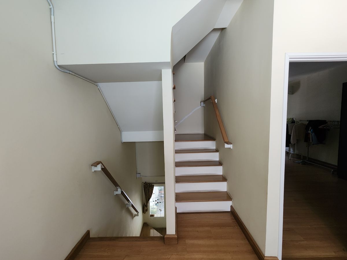 ให้เช่าทาวน์โฮมพระราม 5 ราชพฤกษ์ บางกรวย : ลดราคา**บ้านว่างครับผม 2 ห้องมาสเตอร์เบดรูม**หมู่บ้านโกลเด้นทาวน์ ปิ่นเกล้า-จรัญสนิทวงศ์📌📌ซอยที่ 7 เพื่อนบ้านดี อยู่ใกล้ทางเข้าโครงการเดินทางสะดวก