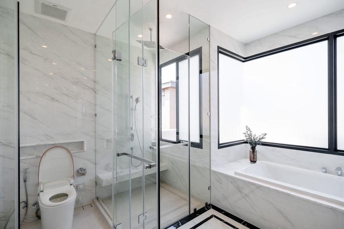 บ้านพัฒนาการ ศรีนครินทร์ : 📌CINQ Royal กรุงเทพกีฑา ตกแต่งพร้อมอยู่ขนาด 705 Sq.m (120Sq.w) 5 bed 6 bath พิเศษ 89 MB |Rent 690,000| ติดต่อ 086-795-9997 (จิมมี่)