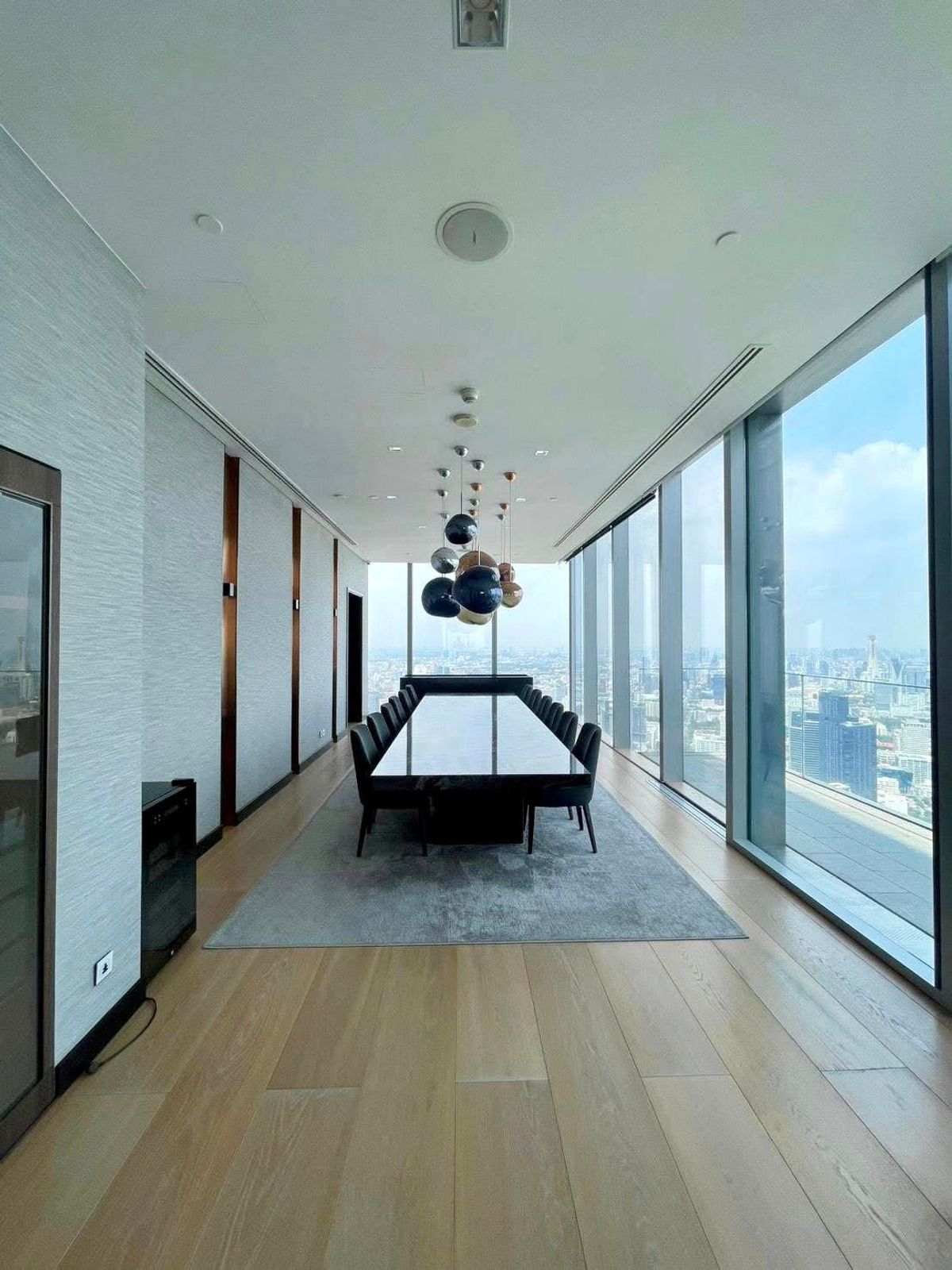 For RentCondoSathorn, Narathiwat : Ritz Carlton Mahanakorn residences for rent Penthouse 4bedrooms 6bathrooms 1.8mb. | Contact 085-546-9559