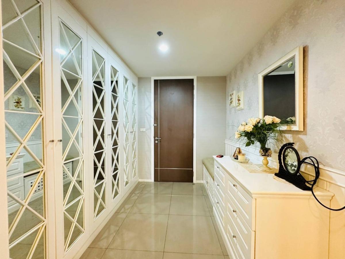 ขายคอนโดนานา : 🔥ขายด่วน🔥15 สุขุมวิท เรสซิเด็นซ์ เฟอร์นิเจอร์ครบพร้อมเข้าอยู่ ใกล้รถไฟฟ้า BTS นานา