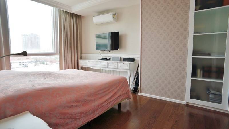 ขายคอนโดนานา : 🔥ขายด่วน🔥15 สุขุมวิท เรสซิเด็นซ์ เฟอร์นิเจอร์ครบพร้อมเข้าอยู่ ใกล้รถไฟฟ้า BTS นานา