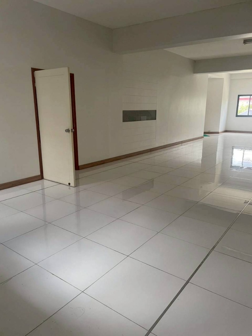 For SaleOfficeBuri Ram : 🔥Urgent Sale🔥 Office, good location, with parking space, suitable for business or residence in Buriram city.