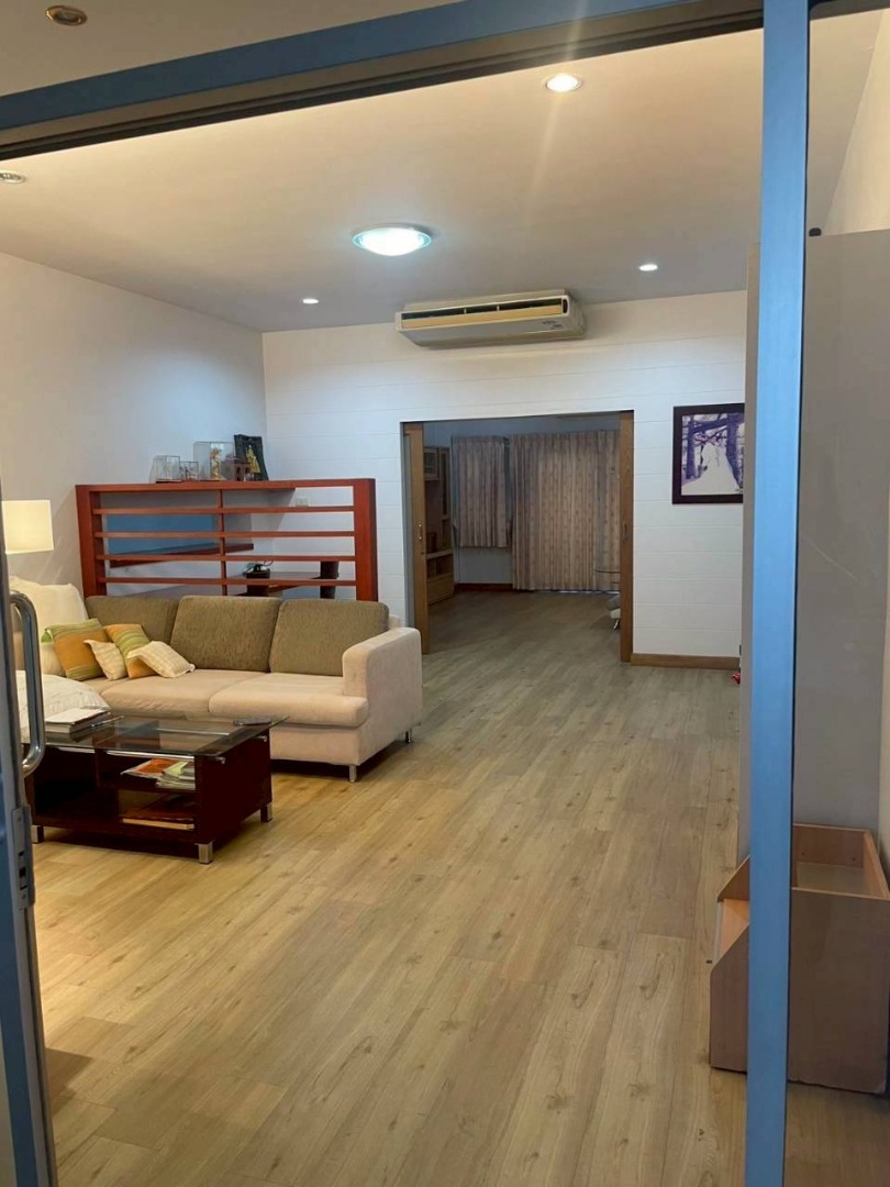 For SaleOfficeBuri Ram : 🔥Urgent Sale🔥 Office, good location, with parking space, suitable for business or residence in Buriram city.