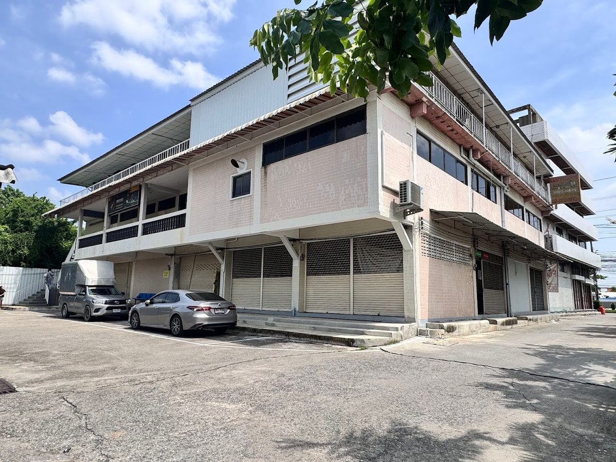 ให้เช่าอาคารพาณิชย์ลาดกระบัง สุวรรณภูมิ : ให้เช่าอาคารพาณิชย์ 1 ชั้น ติดถนนลาดกระบัง ใกล้สุวรรณภูมิ (N.1687)